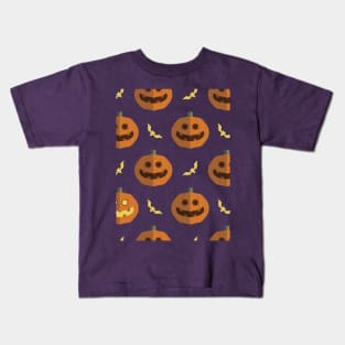 Pumpkin and bat Halloween spooky pattern Kids T-Shirt